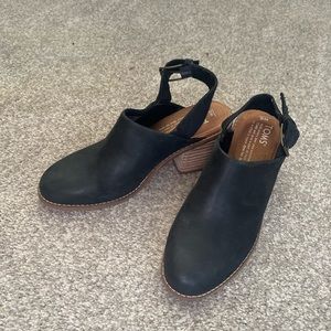 TOMS Heels Size 6